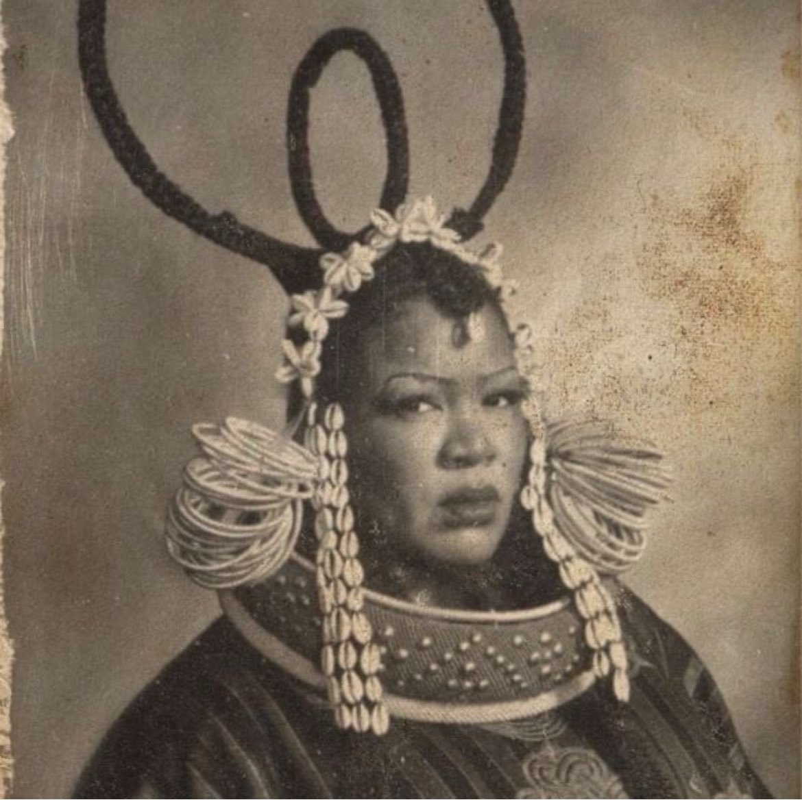 Thandiswa Mazwai (@thandiswamazwai) on Twitter photo Yay I just heard my song “Dogon” on the radio for the first time. Thank to the sister who requested it. This music needs to be heard. Enkosi <a href="/UWFM88_106FM/">Umhlobo Wenene FM</a> Makwande!
📸: Trevor Stuurman Yay I just heard my song “Dogon” on the radio for the first time. Thank to the sister who requested it. This music needs to be heard. Enkosi <a href="/UWFM88_106FM/">Umhlobo Wenene FM</a> Makwande!
📸: Trevor Stuurman