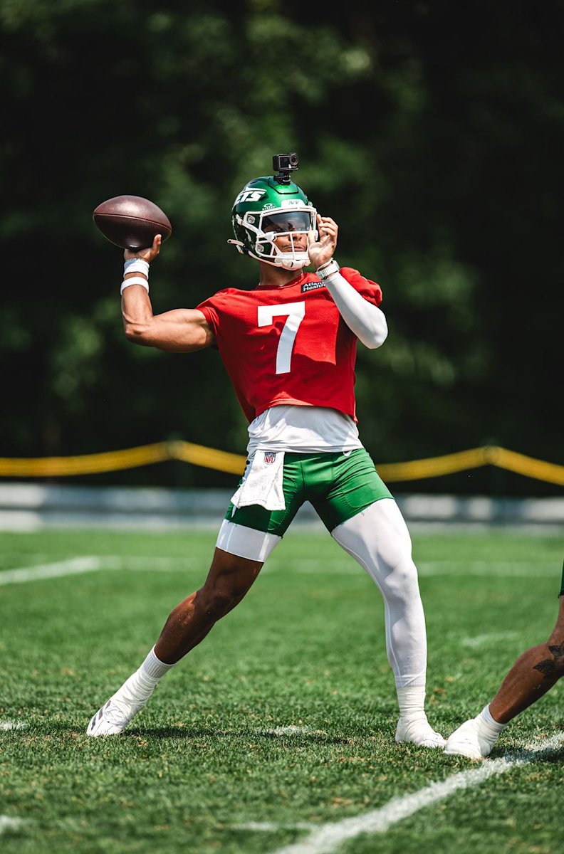 Are you concerned about Justin Fields &amp; the #Jets offensive performance the last few practices❓