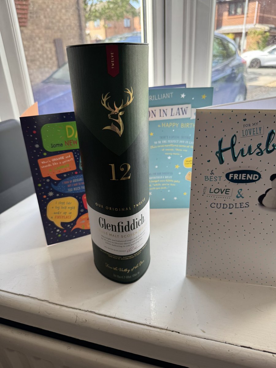 Lovely balloon day present from the 19yo 🥃 🎈