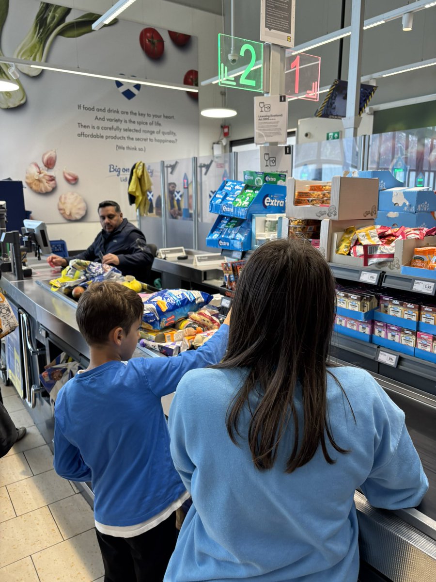 Pilmeny Development Project (@pilmenydevproj) on Twitter photo Hi 5 to Hi 5 awards🫰
Group today achieved a lot from oreo sushi rolls, kinder brownies & 2 messy science experiments 🧪
Young people all felt better about themselves after learning new things❤️
<a href="/YouthScotland/">Youth Scotland</a>
#youthwork #awards #confidencebuilding Hi 5 to Hi 5 awards🫰
Group today achieved a lot from oreo sushi rolls, kinder brownies & 2 messy science experiments 🧪
Young people all felt better about themselves after learning new things❤️
<a href="/YouthScotland/">Youth Scotland</a>
#youthwork #awards #confidencebuilding