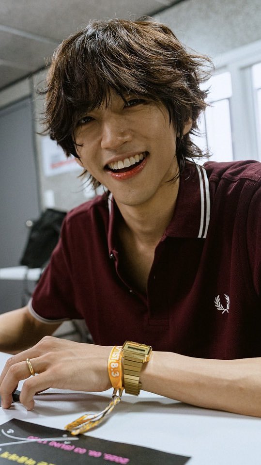 sowuujuu's tweet image. 작금의 승윤에 대한 언급들이 마음 좋아져. 드디어 라는 마음보다 그 모든 실타래 같은 순간들을 스스로 하나하나 풀거나 묶으며 보여온 사람이라는 것을 알기에 어쩌면 당연히 도래했어야 할 이라는 생각을 하게 돼. 그렇지만 세상은 잠잠하다가도 폭우를 만난 바다 처럼 순식간에 변하기 일쑤이니까.…