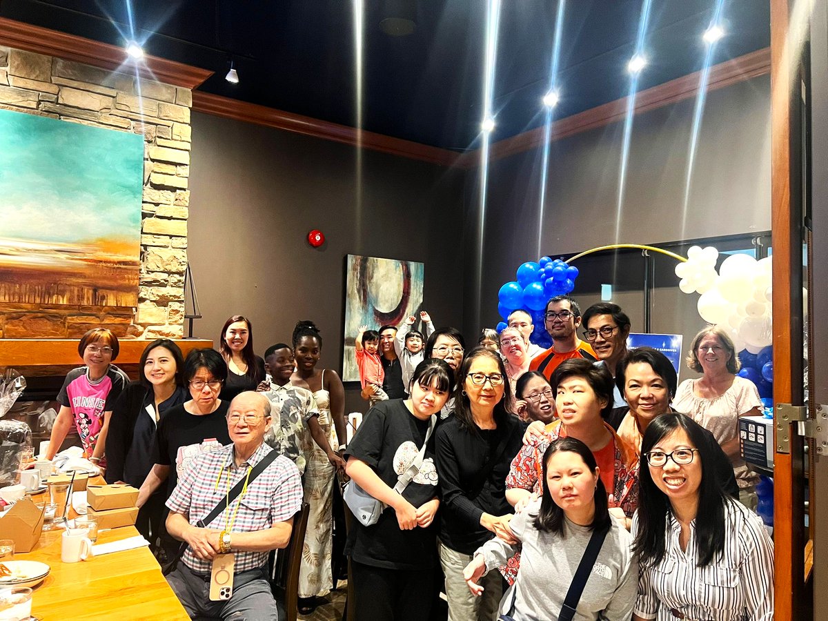 💙 A night to remember! 💙
We recently celebrated the end of our H.E.A.R.T.S. Caregiver Program with a warm and joyful appreciation dinner at Smash Kitchen and Bar. Our incredible caregiver clients shared laughter,