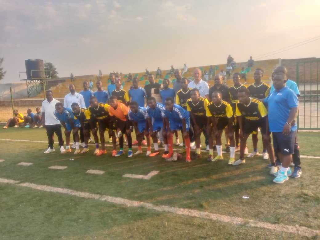 TUYISHIME_PK's tweet photo. Today, the #FIFA envoy, accompanied by the @Rwanda_Sports  and #FRSS delegation, visited the @ESMukungu team to assess how the preparations are going. The preparations are complete and still ongoing.  @DanielD92839  @FERWAFA
@SchoolSportsRW  #FEASSSA2025

@IMENA_111 🚀✍️ https://t.co/vv0SiNpZ7F