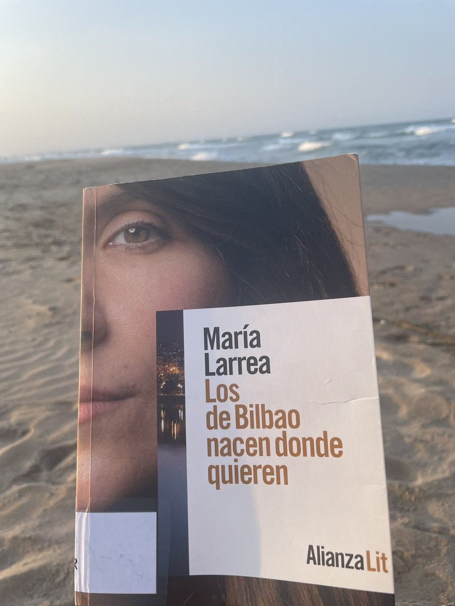 cocadepanses's tweet image. Los de Bilbao nacen donde quieren, de María Larrea.
En 2 días me lo he leído, me atrapó con su crudeza y su humanidad.
#LecturasRecomendadas por la Biblio de El Perelló 💙📚🏖️