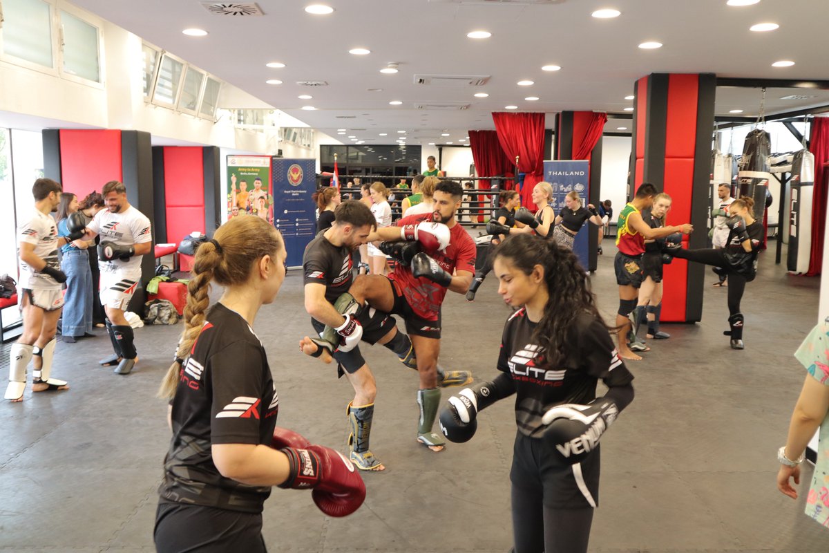 ThailandGermany's tweet photo. 🇹🇭🥊 Thai spirit meets Berlin grit! On 2 Aug 2025, the Thai Embassy &amp; Armed Forces brought Muay Thai to 🇩🇪. Over 50 enthusiasts trained with former champs, learning punches, kicks &amp; elbows—Muay Thai in action! #MuayThai #Berlin #RTETeamBerlin https://t.co/am3ZnpeDYA