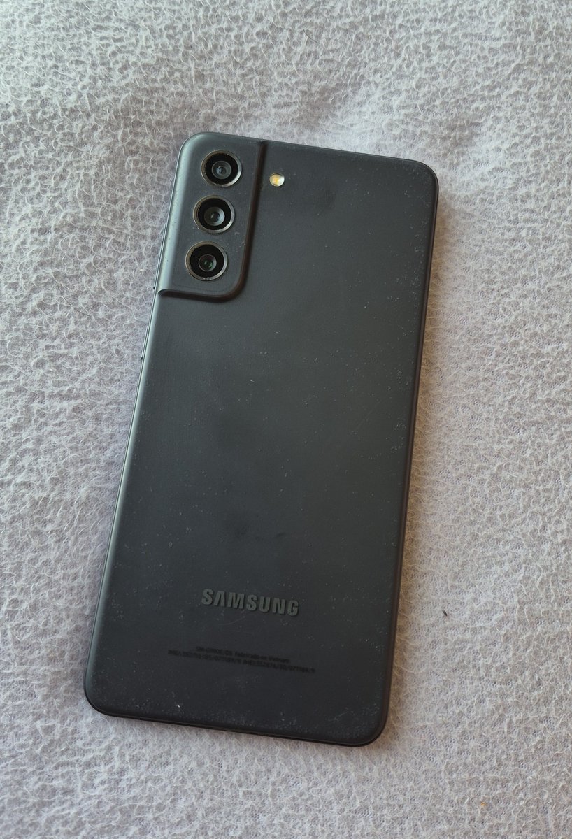 Sidharta (@sidhartatheone) on Twitter photo Chiquillos #LosCruzados
Vendo un Samsung S21 FE usado y funcionando, estoy sin pega y necesito lucas.
Lo entrego con cargador original (este modelo viene sin él)
¿Me ayudan dando rt?
Gracias 😊
<a href="/ScarlettCruzada/">Scarlett O' Cruzada</a>
<a href="/rebel_sbronzo/">ᏒᎬᏰᎬᏞ®</a> <a href="/RadJar23/">ᴶᵃᶦᵐᵉ ᴿᵃᵈᵉᵐᵃᶜʰᵉʳ</a> <a href="/puntocruzado_/">Punto Cruzado</a> <a href="/cruzapablo/">Cruzad2 del 38%</a> Chiquillos #LosCruzados
Vendo un Samsung S21 FE usado y funcionando, estoy sin pega y necesito lucas.
Lo entrego con cargador original (este modelo viene sin él)
¿Me ayudan dando rt?
Gracias 😊
<a href="/ScarlettCruzada/">Scarlett O' Cruzada</a>
<a href="/rebel_sbronzo/">ᏒᎬᏰᎬᏞ®</a> <a href="/RadJar23/">ᴶᵃᶦᵐᵉ ᴿᵃᵈᵉᵐᵃᶜʰᵉʳ</a> <a href="/puntocruzado_/">Punto Cruzado</a> <a href="/cruzapablo/">Cruzad2 del 38%</a>