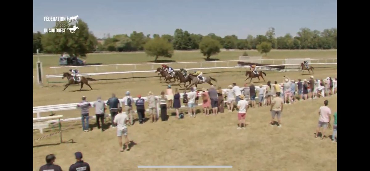 Société des courses de Pompadour (@hippodromepompa) on Twitter photo Joli tir groupé des pensionnaires du centre d’entraînement de #Pompadour hier en terre lotoise !!
Ils composent le trio de l’épreuve d’ouverture 💪
🥇JAKSON s’impose associé à <a href="/cadel_clement/">clement cadel</a> pour la team
F. Lagarde devant 🥈HYDE POMPADOUR et 🥉FEU D’ OR Joli tir groupé des pensionnaires du centre d’entraînement de #Pompadour hier en terre lotoise !!
Ils composent le trio de l’épreuve d’ouverture 💪
🥇JAKSON s’impose associé à <a href="/cadel_clement/">clement cadel</a> pour la team
F. Lagarde devant 🥈HYDE POMPADOUR et 🥉FEU D’ OR