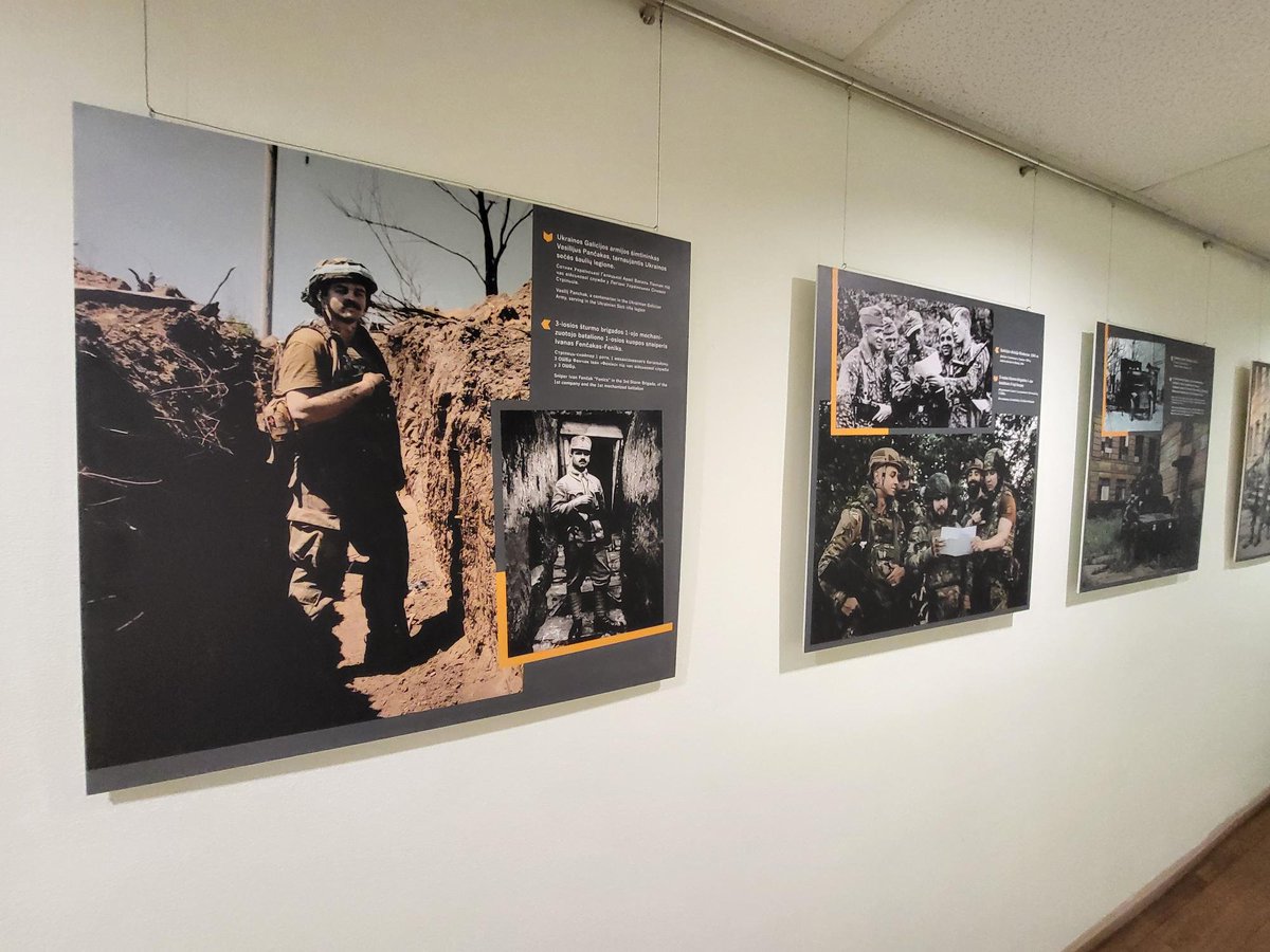 🇪🇪Estonia Honors Ukrainian Nazi Collaborators

The Baltic Defence College (Tartu, Estonia) is currently hosting the “In Storms of Steel” exhibition, which glorifies the Waffen SS Division Galicia.

Created by Azov’s 3rd Assault Brigade, the exhibition showcases not only