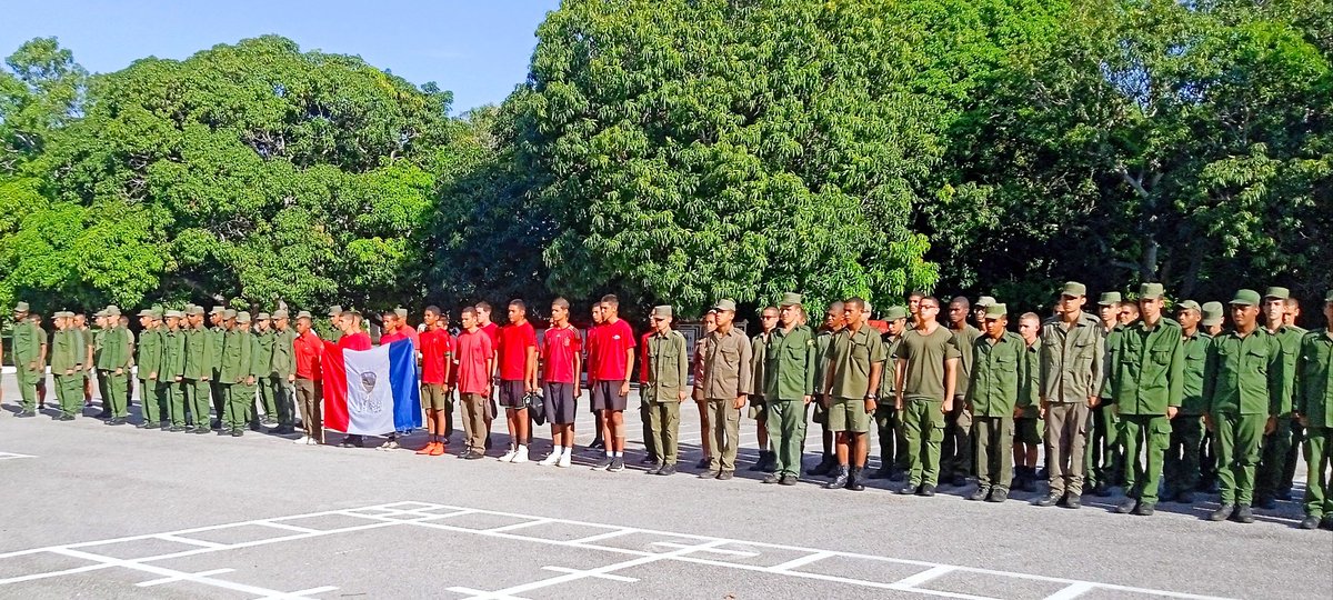 ‼️ INICIÓ EL FESTIVAL DEPORTIVO DEL ESTADO MAYOR DEL EJÉRCITO OCCIDENTAL ⚾🏐⚽❗
Tres disciplinas en competencia: sóftbol, voleibol y minifulbol, donde se busca promover, incentivar y dinamizar la preparación física entre los miembros de esta gran institución.

#SiempreJoven