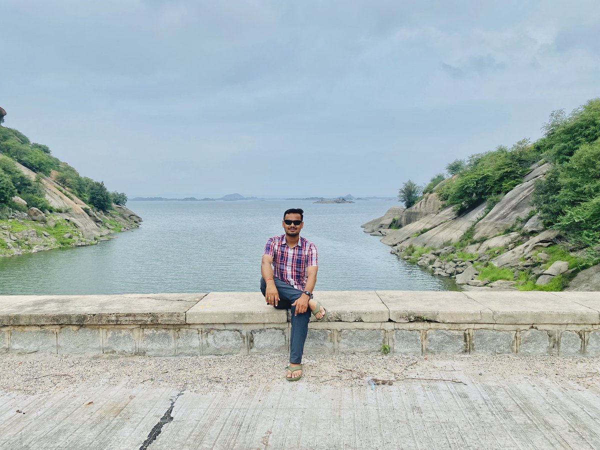 ख्वाहिश छोटी हो या बड़ी,
उसे पूरा करने के लिए ज़िद ज़रूरी है.
#nature #dam #MauntAbu #Aravalli