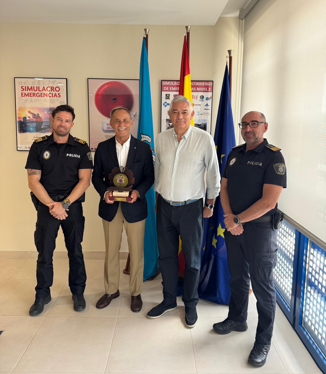 👮<a href="/policia_localML/">Policia Local de Melilla</a>
Tras más de 38 años de servicio, José Carlos Romero, Jefe de Tráfico, se despide con emoción de la Policía Local de Melilla 👮‍♂️❤️

Gracias por tu cercanía, profesionalidad y tantos años de armonía. 

Dejas una huella imborrable 👏 ¡Hasta siempre, compañero! 👏✨