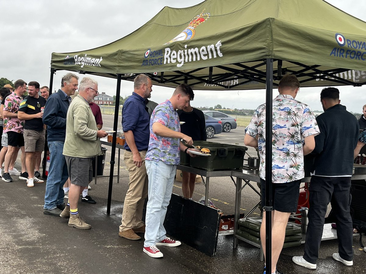 We recently hosted the WW2 Headquarters team for their ‘Walking the Ground’ series with Al Murray and James Holland who took time out to speak with @kingscoloursquadron personnel &amp; join them for their BBQ! 😉😋<a href="/ww2headquarters/">WW2 Headquarters</a>