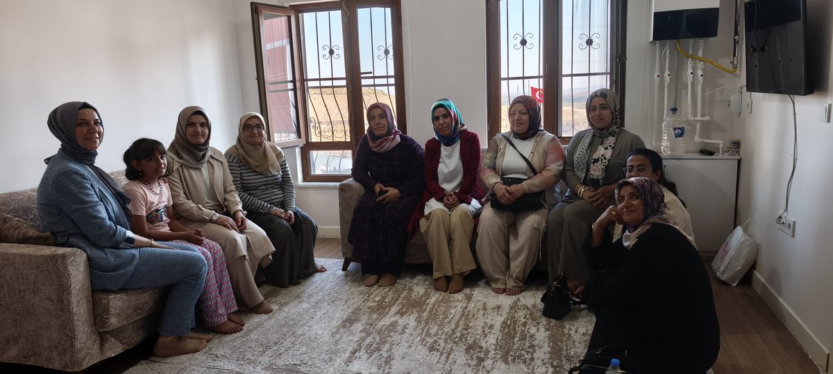 📍BESNİ

Kadın Kolları Başkanımız <a href="/AvSalihaDiler/">Av. Saliha DİLER</a>, Besni İlçe Kadın Kolları Başkanımız <a href="/semra_semiz/">Semra Semiz</a> AK Kadınlarımız ile Ali Erdemoğlu Mahallesi'nde Rukiye Kaçmaz'ın Evine Misafir Oldu.