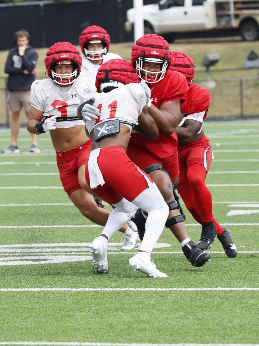 Work hard. Play physical. 🐧🏈

#GoGuins