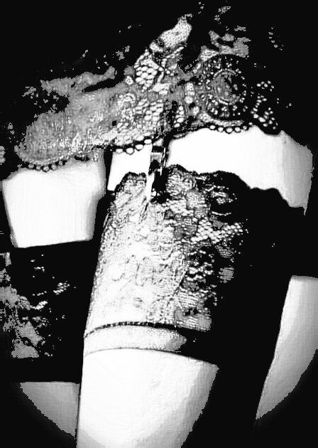 metto una foto B&amp;W con un pó di pizzo⁉️🤔
ma si dai la metto...