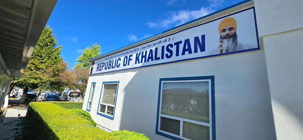 WaliRuchi's tweet image. How is the declaration of a ‘Republic of Khalistan’ (at Guru Nanak Sikh Gurudwara, Surrey, BC) within 🇨🇦 is being allowed to stand?

Is this not a direct challenge to our national sovereignty &amp;amp; unity?

Isn’t it unconstitutional &amp;amp; potentially seditious under Canadian law?