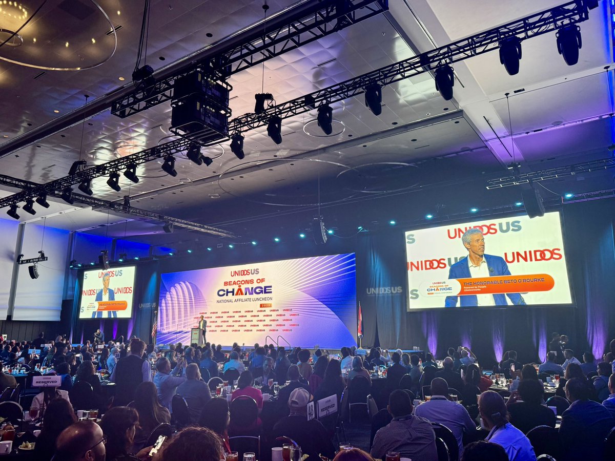Building_Skills's tweet image. .@BetoORourke inspiring the crowd at #UnidosUS25. #BSP_CA stands with him in our devotion to severing marginalized communities. @WeAreUnidosUS #EqualityNOW