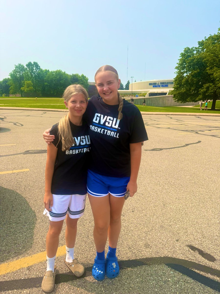 tmonroe_2030's tweet photo. Took a few days off the diamond to hit the court 🏀

Overnight basketball camp ✅ 
Dorm life for a few days ✅
Even better…got to share the experience with my fellow Sabercats teammate, Abby. 🖤 Thank you @gvsuwbb for such a fantastic camp and experience! 

Back to softball tomorrow, ready to roll! 🥎🔥

#SabercatsStrong #MultiSportAthlete #SoftballAndBasketball #DormLifeVibes #FutureCollegeAthlete #BallersAndBombers #SoftballLife #BasketballLife #GrindNeverStops #AthleteJourney #StudentAthleteLife #GirlsWhoBall #RecruitableAthlete #SoftballSzn #BasketballSzn #ClassOf2030