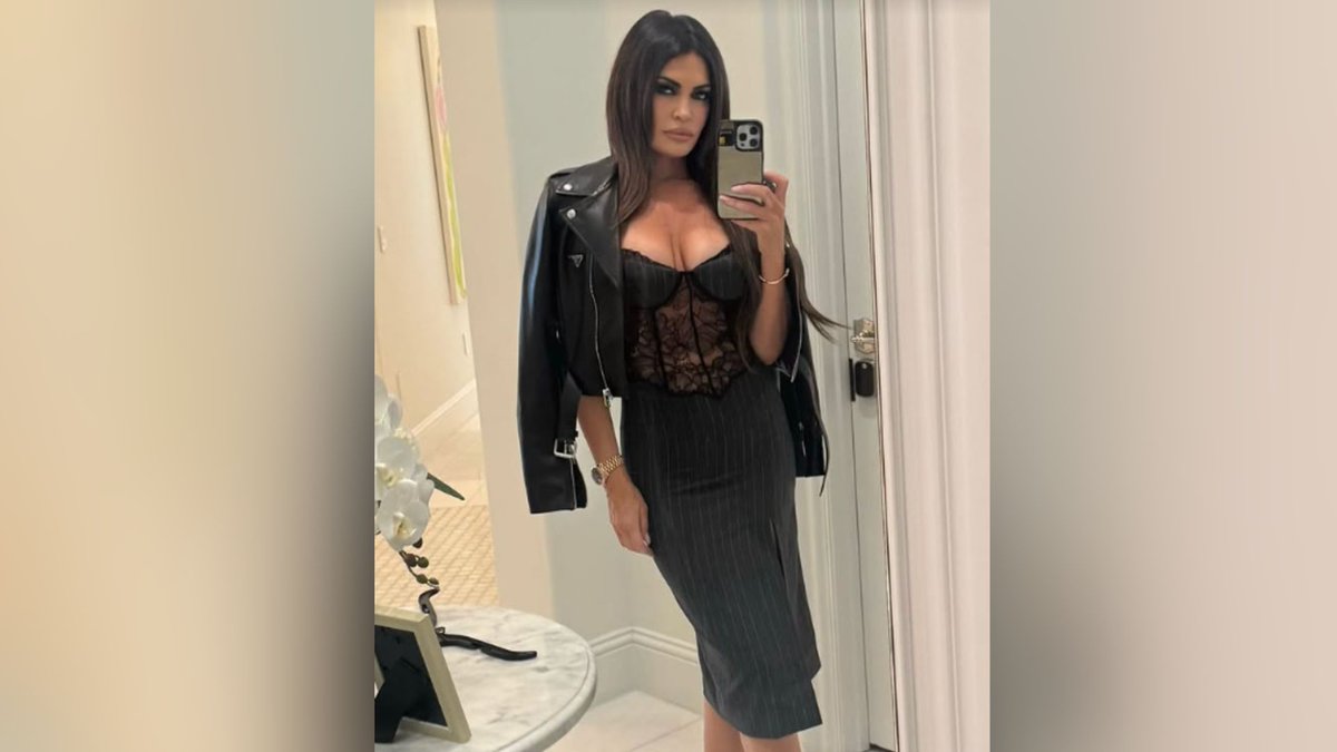 Όχι θα κάτσω να σκάσω
Όχι θα κάτσω να σκάσω
Τι λες καλέ τι λες καλέ
Που θα πεθάνω