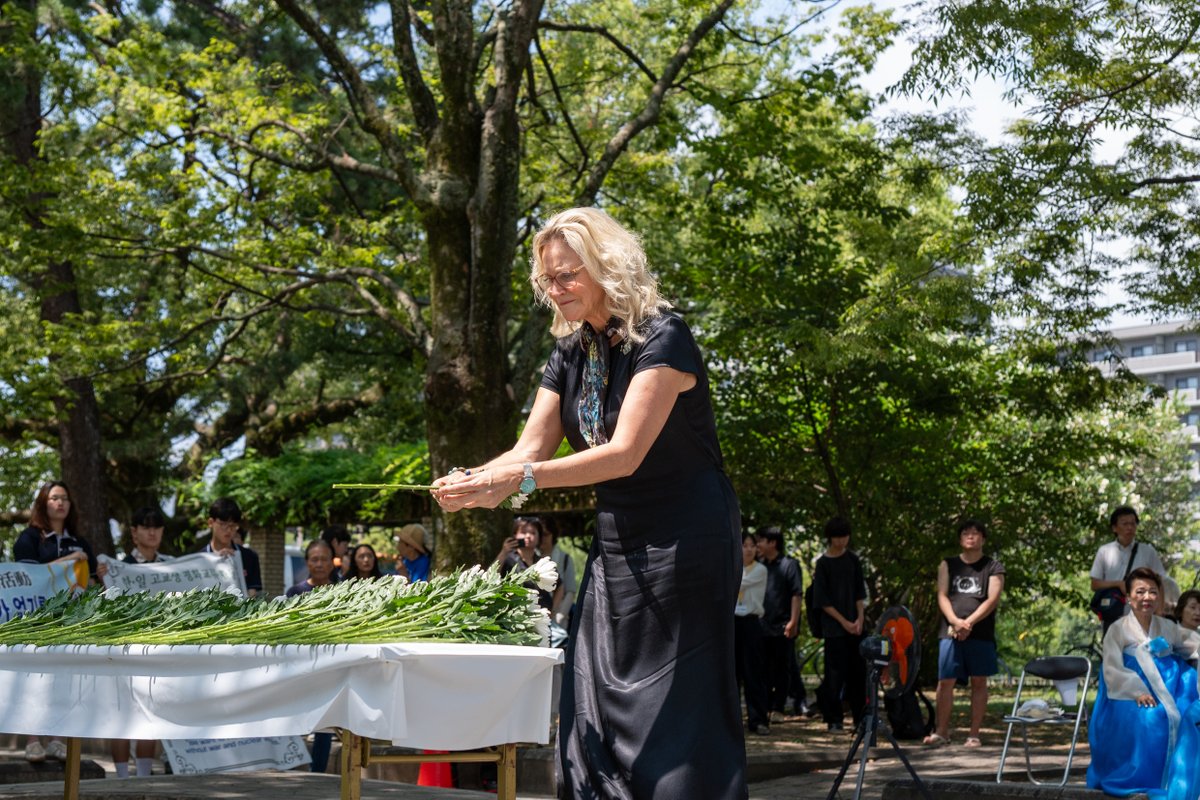 ICAN (@nuclearban) on Twitter photo 👋🎌 Hello from Japan.
We're here to join the 80th commemorations for the nuclear attacks on Hiroshima and Nagasaki. Earlier today <a href="/MelissaParke01/">Melissa Parke</a> and partners took part in the commemoration of Korean victims of the atomic bombings in Hiroshima. #NuclearBan
📸Nakaoku Takeo 👋🎌 Hello from Japan.
We're here to join the 80th commemorations for the nuclear attacks on Hiroshima and Nagasaki. Earlier today <a href="/MelissaParke01/">Melissa Parke</a> and partners took part in the commemoration of Korean victims of the atomic bombings in Hiroshima. #NuclearBan
📸Nakaoku Takeo