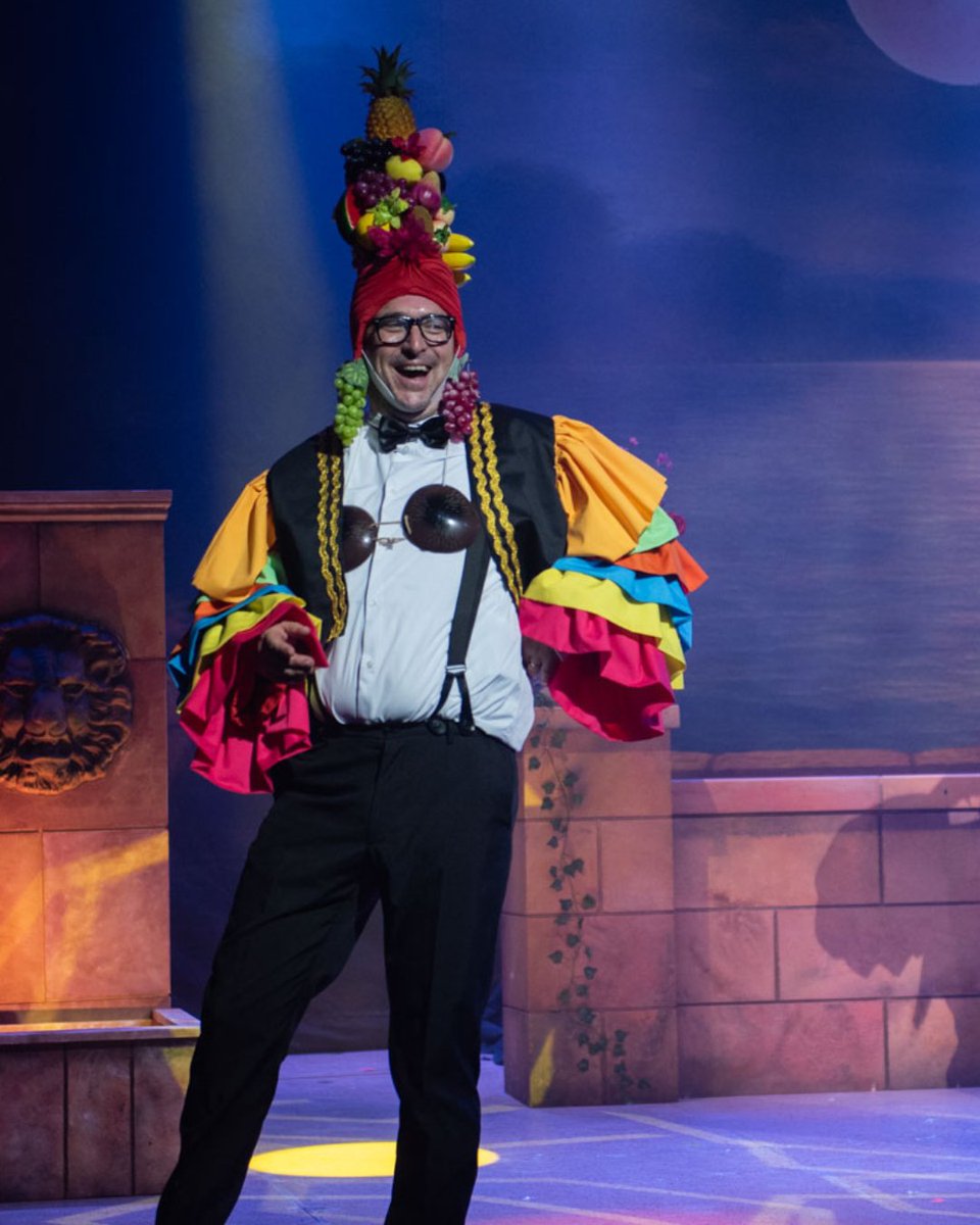 FIRST LOOK 👀 Check out the production photos from The Play What I Wrote! Don’t miss this brilliantly funny tribute to the legendary comedy duo, Morecambe and Wise.

📆 Running until 30 August
🔗 eu1.hubs.ly/H0mb5f10