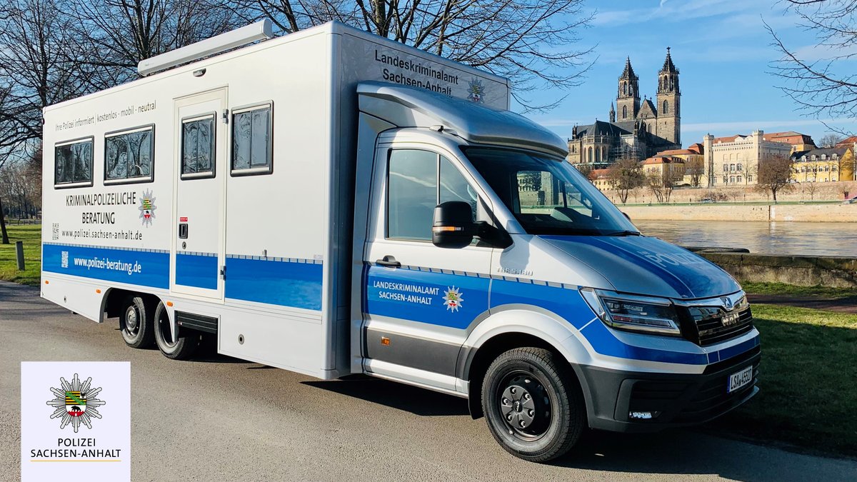 Wie erkenne ich eine Betrugsmasche? Wie schütze ich mein Haus vor Einbrechern? Wie verhalte ich mich richtig, wenn ich belästigt werde? Antworten gibt es beim #Landespräventionsmobil, morgen, am 06.08.25 in #Blankenburg, Tummelplatz. Unsere Kollegen sind 10-14 Uhr für euch da.