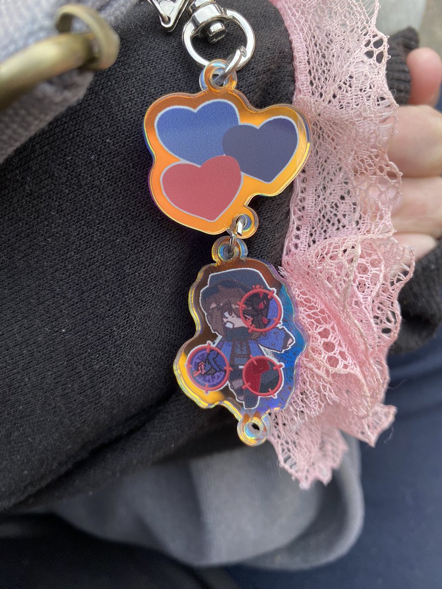 sailor_bucket's tweet photo. Realized I never showed this, but I made a Primrose keychain not too long ago based off her lore and an animation I made (specific frame on 2nd pic)
.
.
.
Might low key make Forsaken themed ones…
#aftertheflash #atf #aftertheflashwintertide https://t.co/ojvU0XdOSe