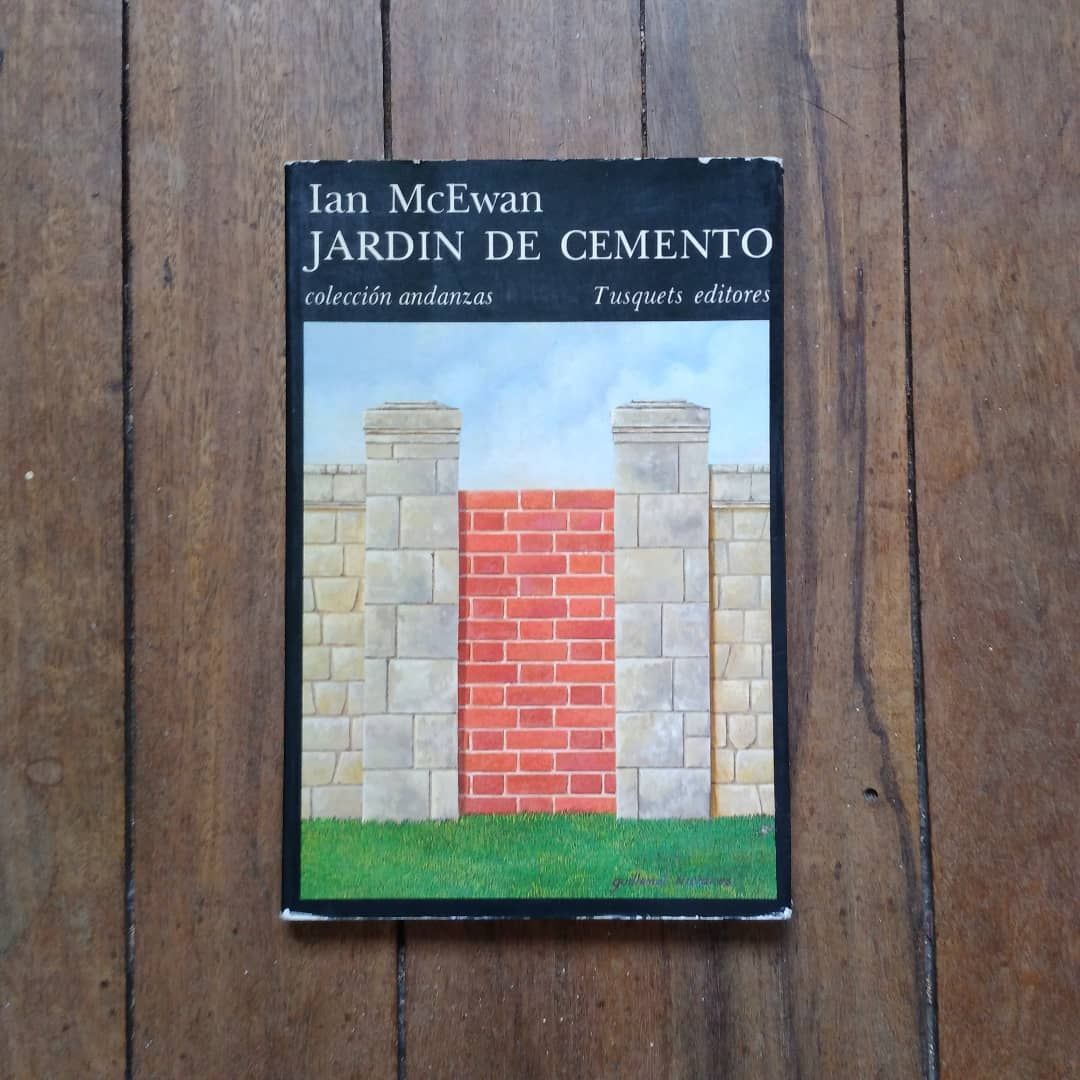 📚 Esta noche a las 22:00 hrs. en <a href="/radiosolchile/">Radio Sol Antofagasta</a>:
Comentamos El jardín de cemento de Ian McEwan, una inquietante novela sobre infancia, muerte y secretos.

🎙️ Con @marcemercado <a href="/fuegoimaginario/">Bernardo Cienfuegos</a> <a href="/ccamposmarin/">Cristhian Campos</a> @albertomayol
#IanMcEwan #FomentoLector #LaRepúblicaDeLasLetras