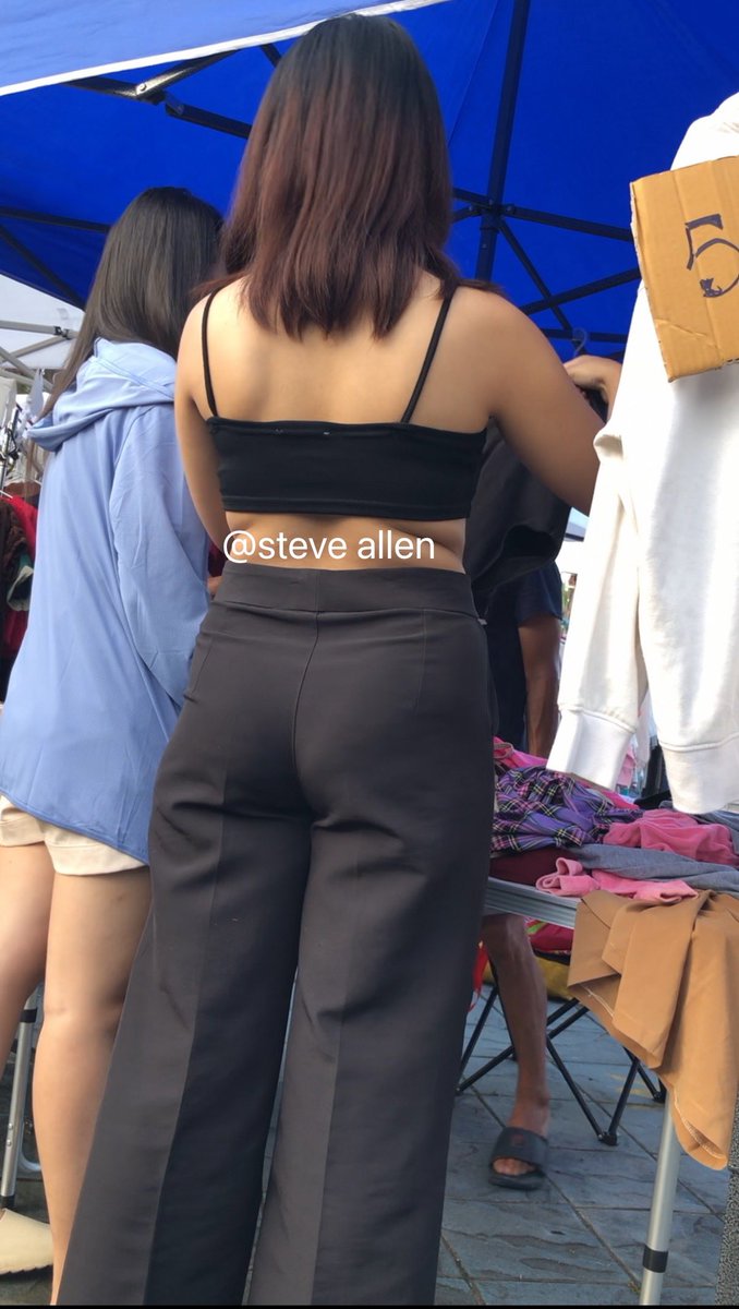 ไม่ต้องใส่เสื้อก็ได้นะถ้าแบบนี้