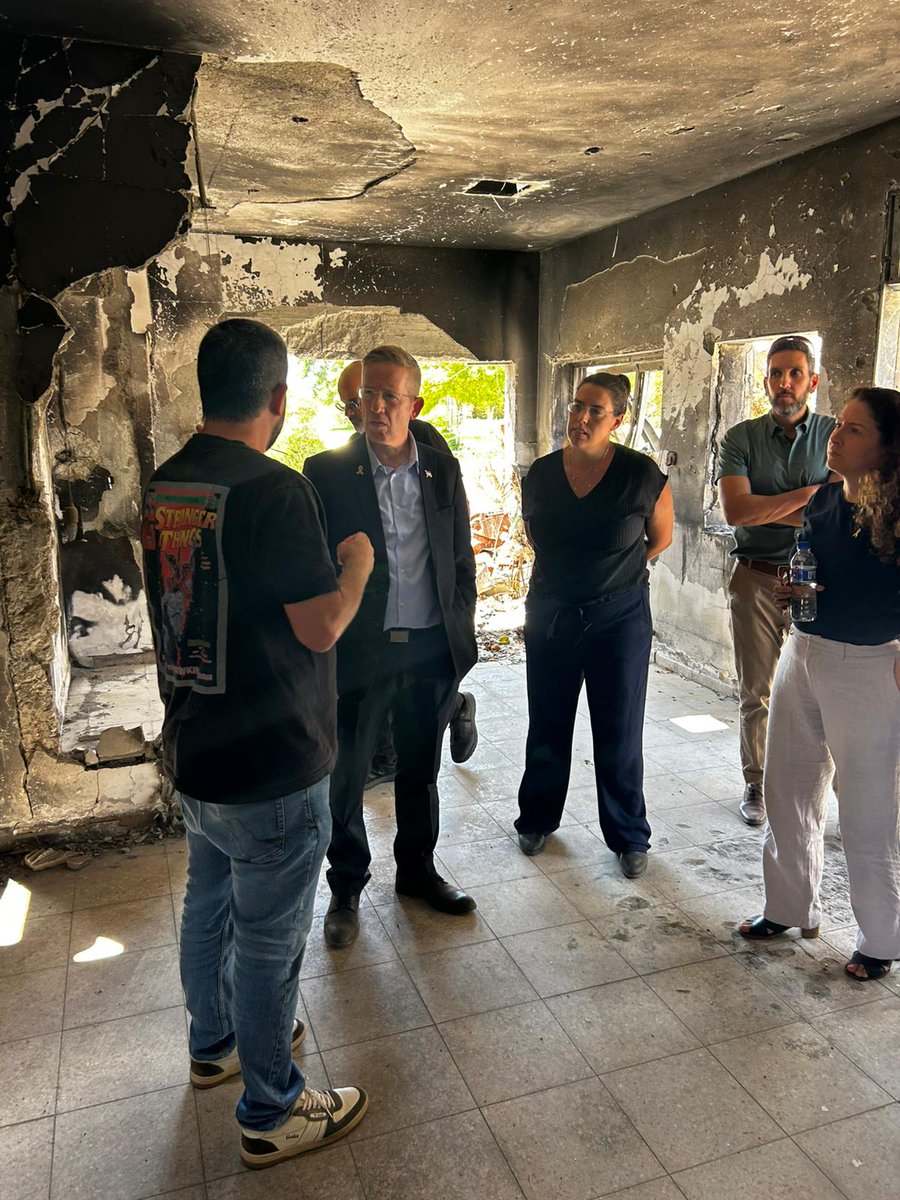 היום קיימנו סיור בחבל התקומה עם אביעד פרידמן -  ראש מנהלת תקומה וצוותו, ראשי המועצות תמיר עידאן ומיכל עוזיהו ונציגי היישובים, כדי לברר כיצד ניתן לסייע בשחרור חסמים מול משרדי הממשלה השונים להמשך שיקום ופיתוח של החבל.
זה מעורר השראה לראות את התושבים עצמם שחוו את טבח השבעה באוקטובר,