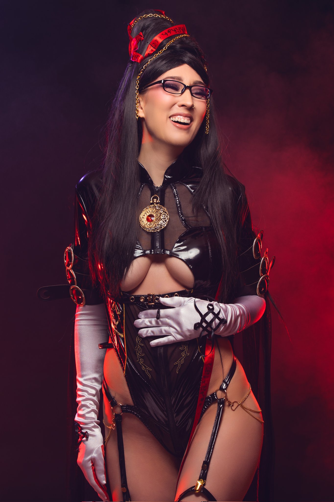 1 pic. Hope you're having a good week! #bayonettacosplay #bayonetta https://t.co/ValDKsM7Pd