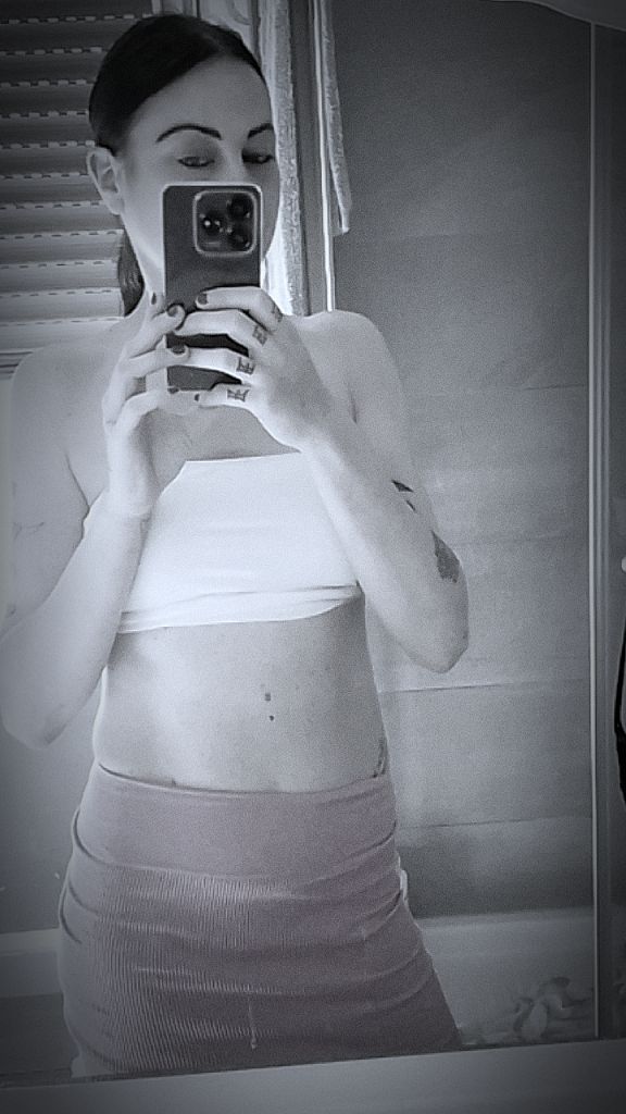AmazingEliZz's tweet photo. 😈❤️ https://t.co/NKxjGzQ7tE