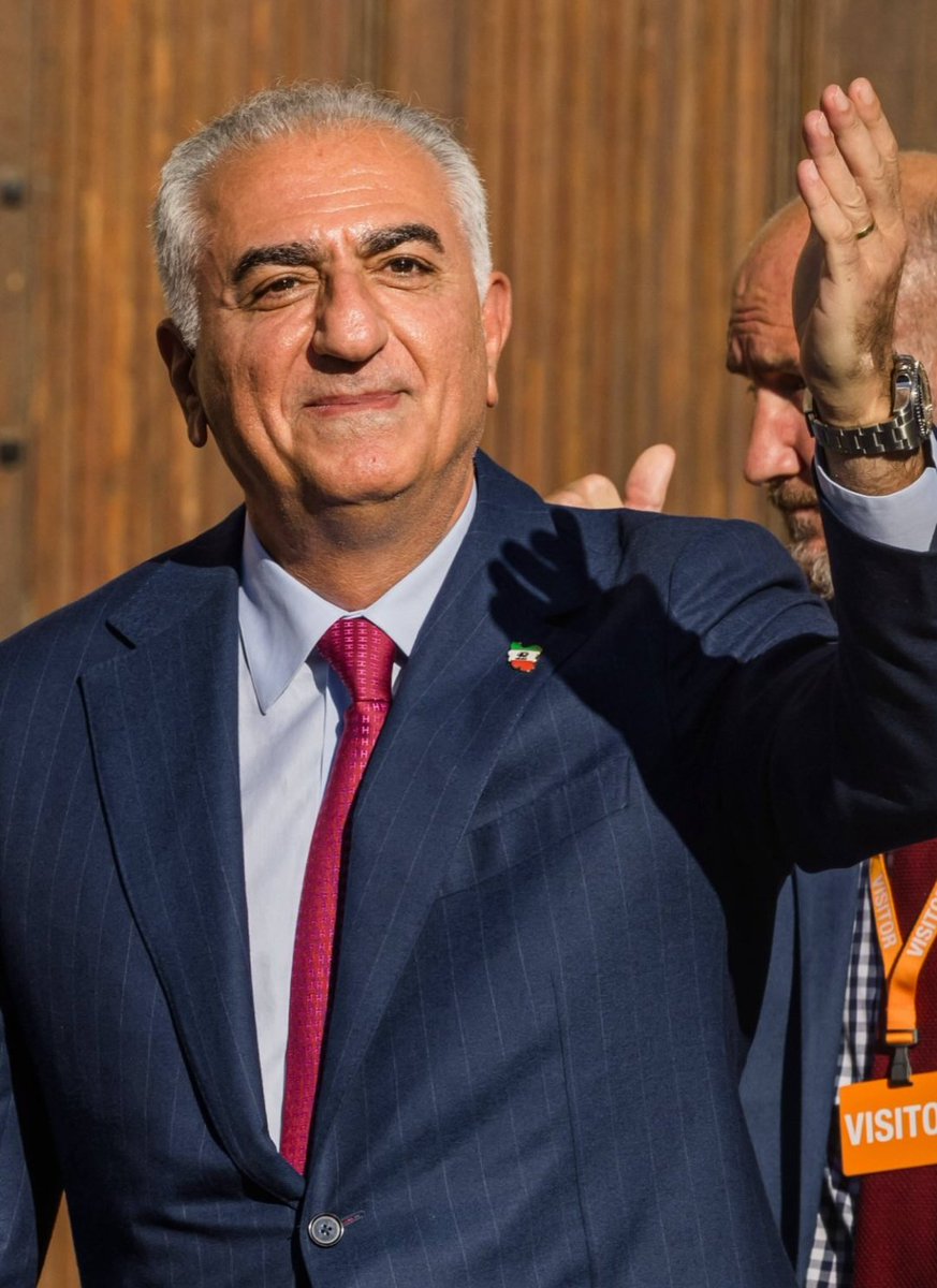 من بیشتر از چشمام به ایشون و خانواده ایشون اعتماد دارم.

#فقط_به_شاه_اعتماد_داریم