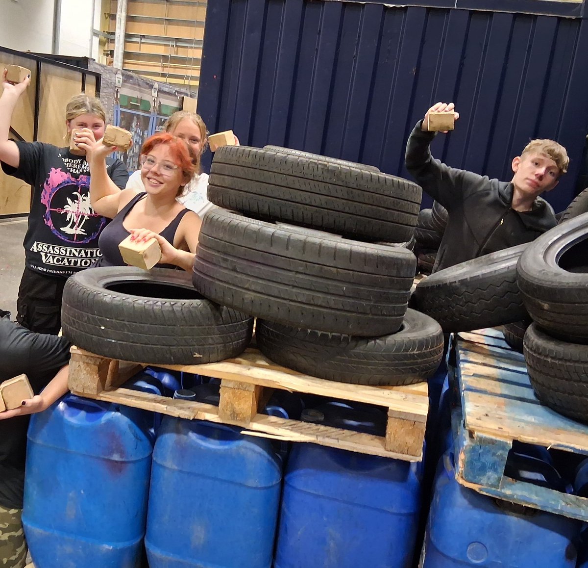 Once again, we're very disappointed with Leeds South cadets whose behaviour this afternoon was appalling &amp; got quite out of hand

When the police turned up, they launched missiles at them &amp; all ended up getting arrested

And then they did it all over again 🫨
#PublicOrderTraining