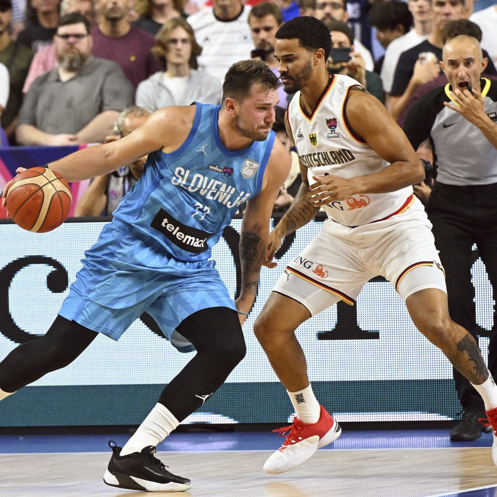 Preparation game for 
EuroBasket 2025:

Slovenia vs Germany

Friday, August 8th
20:15 Europe
1:15pm Texas
11:15am California

Streams: magentasport.de/event/slowenie…

courtside1891.basketball/competitions/w…