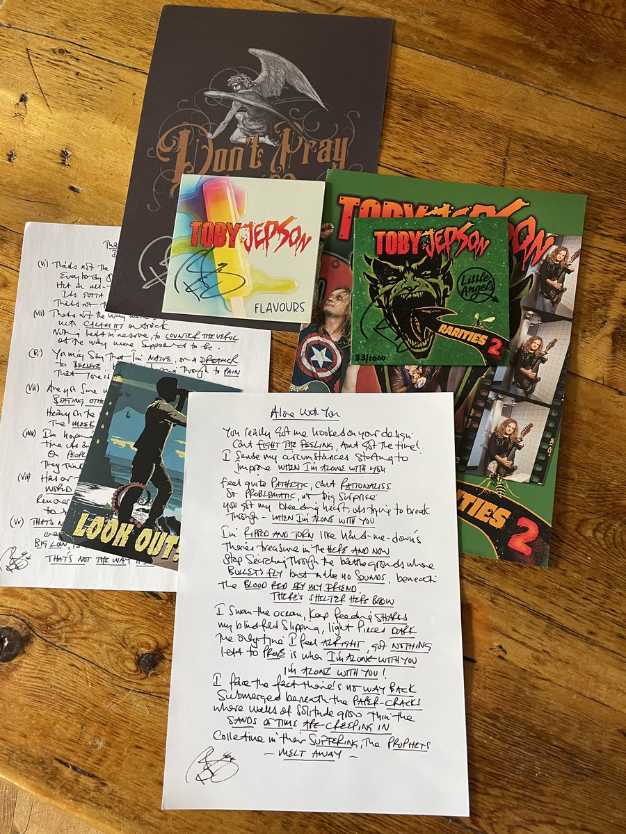 What a brilliant package I received from the amazing <a href="/TobyJepson/">Toby Jepson</a>   Thanks buddy looking forward to giving it a spin/ read!! 🤘🤘🤘