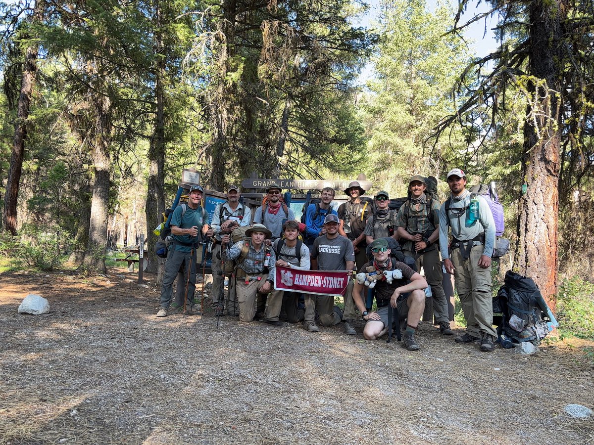 H-SC students took on Idaho’s Sawtooth Range in July—pushing limits, building character, and soaking in unforgettable views. Part of a leadership Compass course, this adventure was full of experiential learning opportunities! 🌄💪

Photo credit: Joseph Carbone ’28
