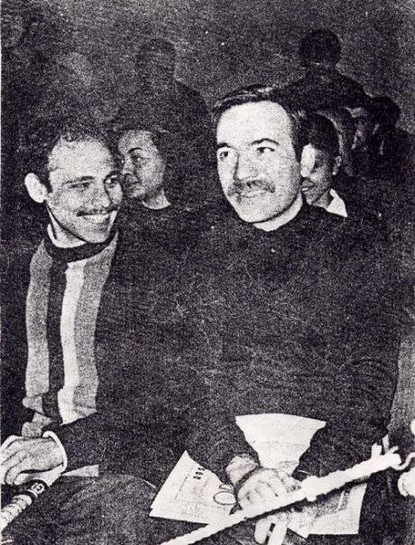 Her ülkenin proleteryası, kendi sınırları içinde aşamalı bir mücadele vermelidir.
Çünkü her ülkenin proleteryasının kurtuluşu, o ülke proleteryasının eseri olacaktır.
Devrimler ne ithal edilebilir, ne de ihraç edilebilir.

"Mahir Çayan"