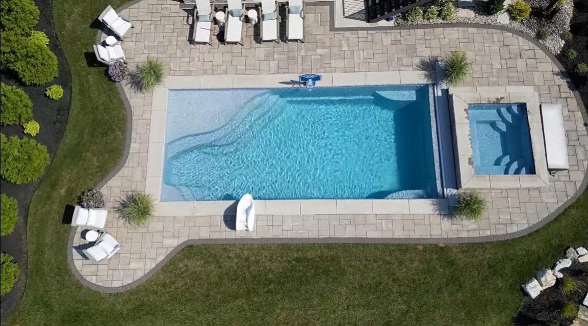 Aquamarinecinci's tweet image. Summer is here! Contact us today to get started on turning your backyard into paradise! #fiberglasspools #backyardgoals #swimmingpool #outdoorlife