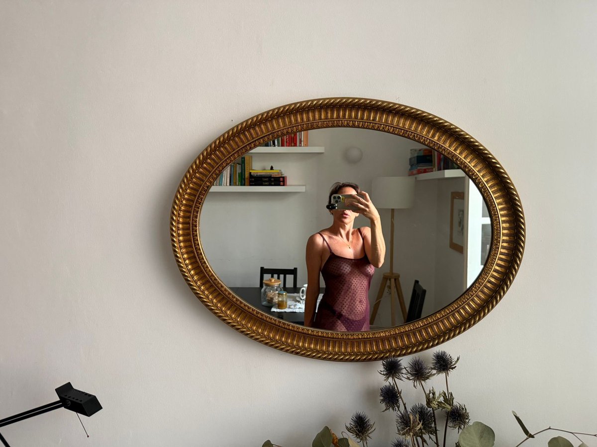 Vorrei dire a tutte le lesbiche in ascolto (sia donne che uomini che non binariə) che oggi è il compleanno della mia amica <a href="/AngelaCaf89/">Angel</a> ( foto in basso ).

Siete tutte pregate di andare nei suoi dm a sbavagli sulle tette.