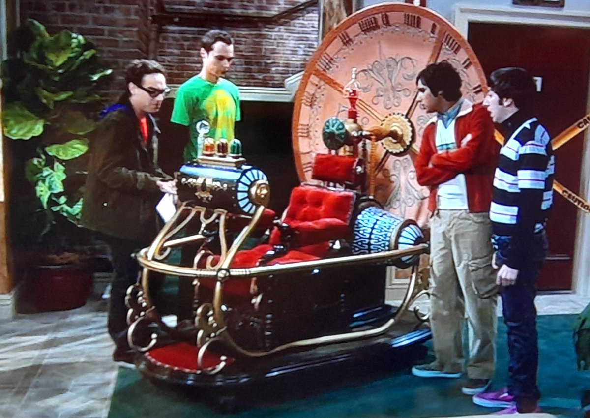 Lost_In_Films_'s tweet image. What happened to the full size time machine Lenoard stupidity bid on &amp;amp; won then decided to time shared ? Never seen or mentioned again #BigBangTheory