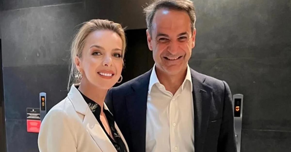 Μωρό μου, bye
Για πάντα τίποτα σου λέω δεν κρατάει
Έτσι είναι ο έρωτας, μωρό μου, περνάει
Κι απ' τα ψηλά στα χαμηλά σε πετάει