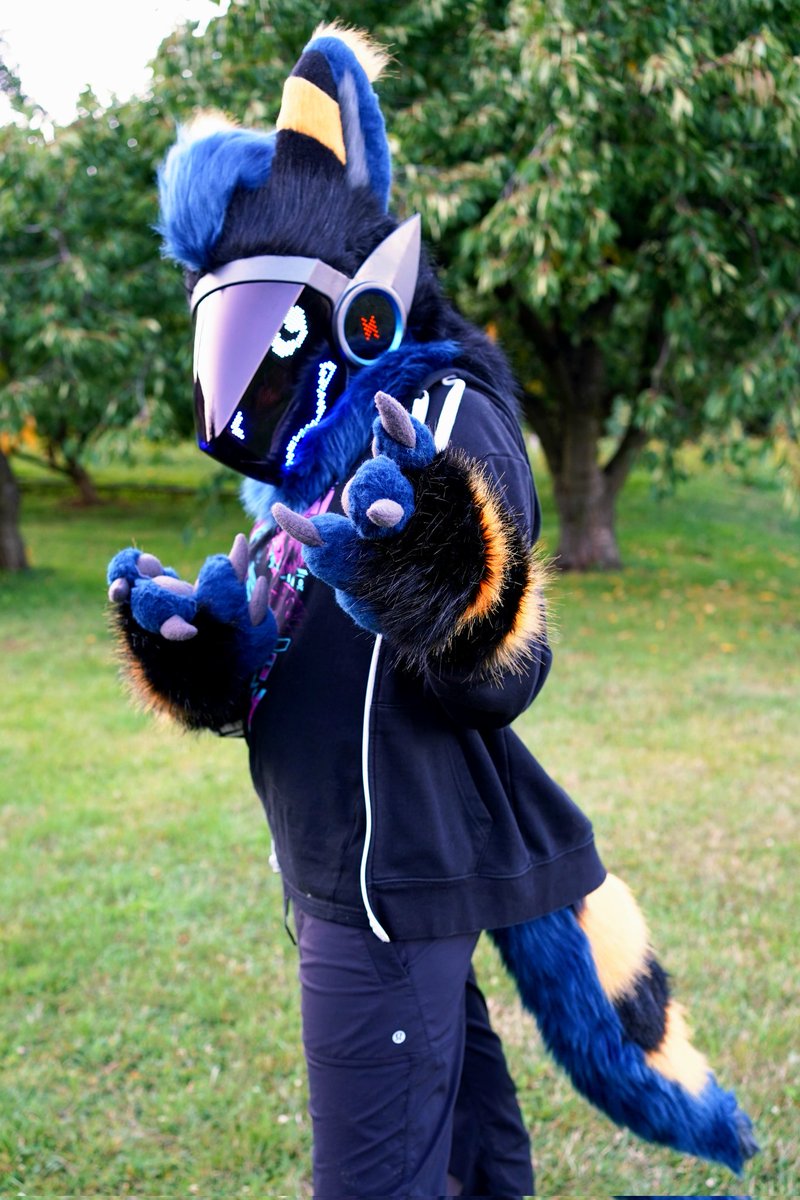 ✨ Custom #protogenfursuit Minipartial… Wait, wait.
This one’s not a commission 👀✨

Meet Hornet, our own #protogen ⚡️
Multi-colored face, animated LED cheek panels, and more.

More info on electronics, features, and upgrades coming soon. Stay tuned 🐾