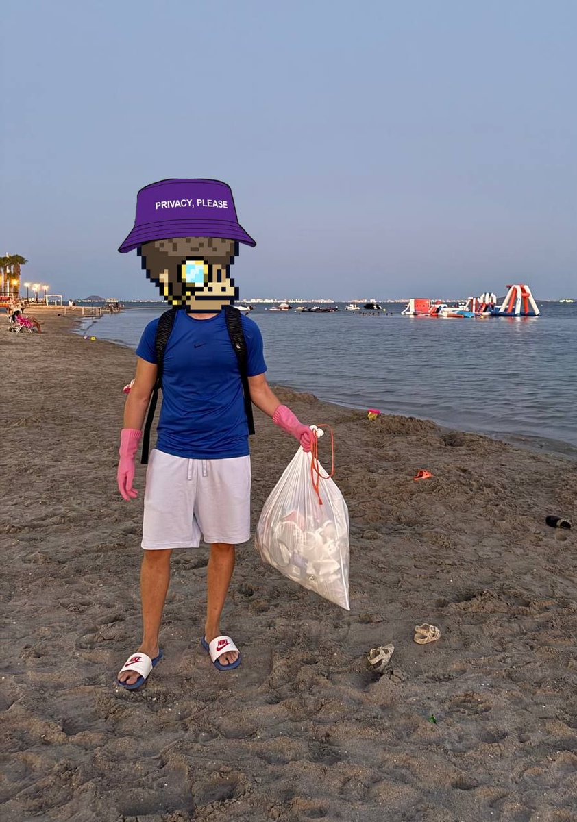 SerialEdu's tweet image. 🏖️🗑️ Yesterday, I went to the beach where I usually spend my holidays to pick up the trash from the coast. After a whole weekend of summer holidays the most common things on the shore were pieces of plastic and paper, cigarettes, baby wipes and festival wristbands.

⛵️🌊The Mar…