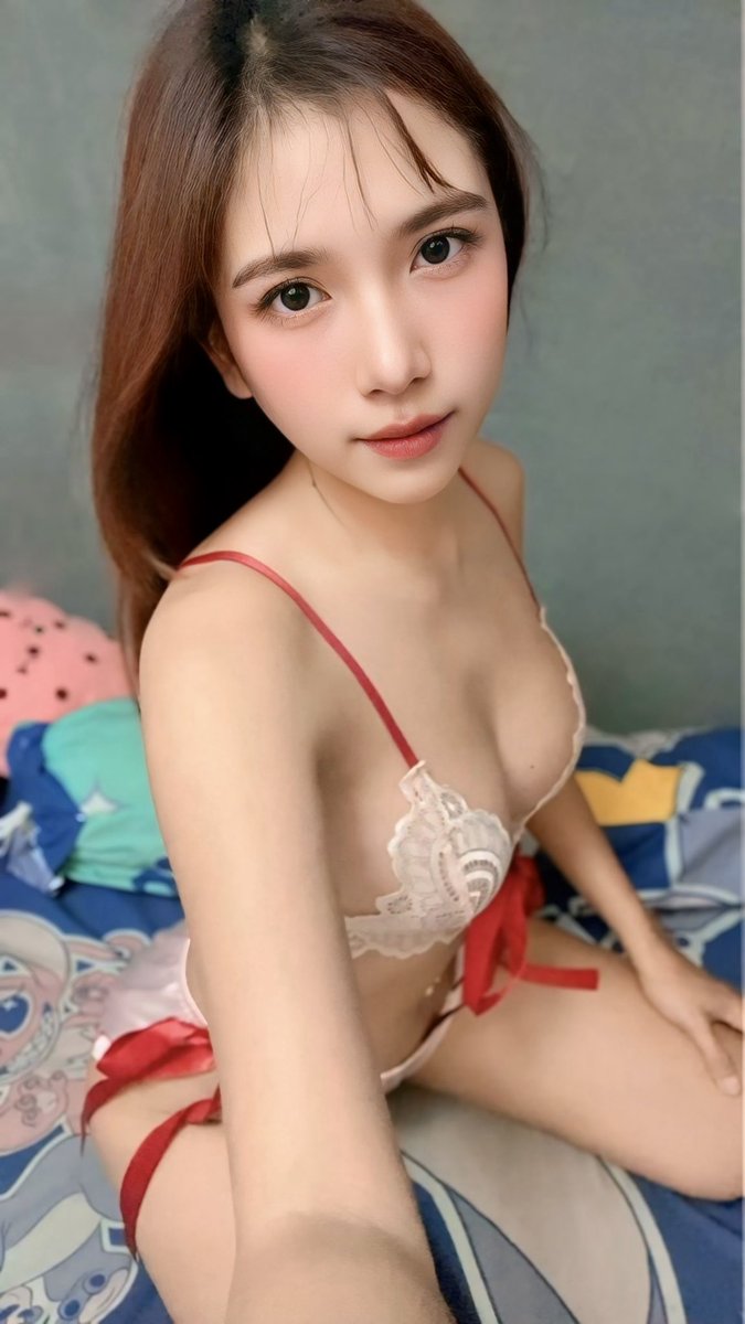 พร้อมดึงโบว์ที่ชุดยังคับ 🎀🥰