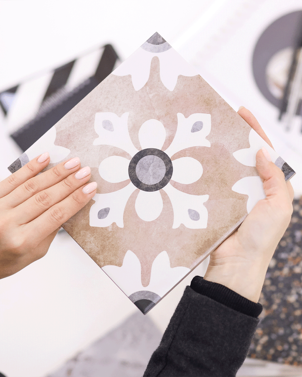 Discover the art of handmade ceramic tiles with Kristine Behrens. Explore techniques like sgraffito, inlay, stamping, and more to bring your unique designs to life in clay.

Starting Saturday, August 16 from 11AM–1PM 

Click here to register: luxcenter.org/programs/artis…