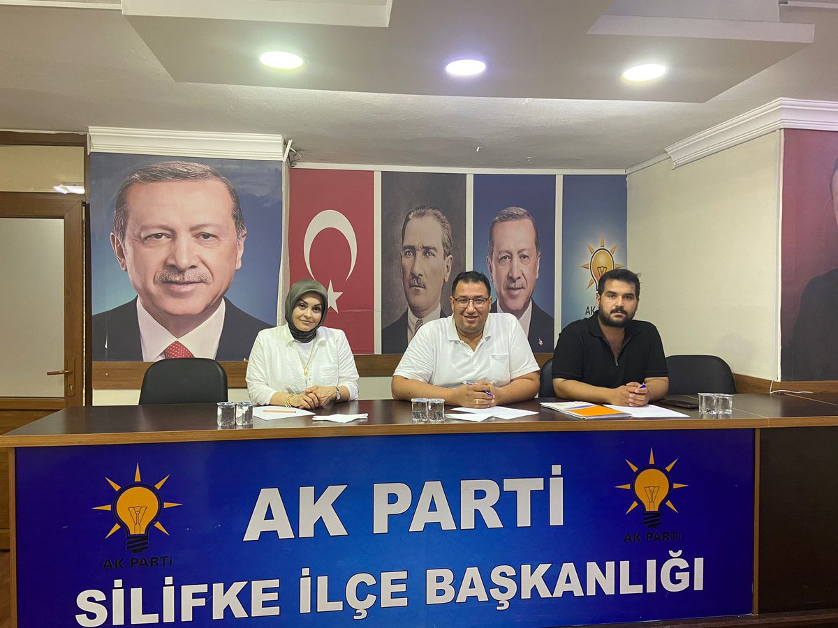 AKParti_Silifke's tweet photo. Haftalık Olağan Yönetim Kurulu Toplantımızı İlçe Başkanımız Sn.Mehmet Emin Kurt Başkanlığında Gerçekleştirdik. https://t.co/dnMMYKNYLj