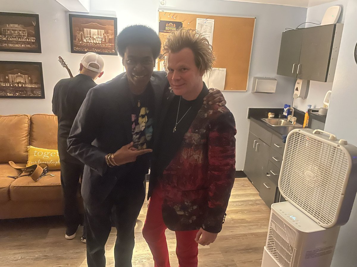 Adamsjazz's tweet photo. Me and Brian Culbertson
#Brianculbertson #Markadams #Royayers #Jazz https://t.co/Z0xBoMhiRF