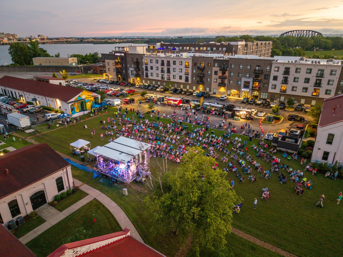 Don't miss these final summer concert series performances! ☀️ 

🎤Jeff Goes Country featuring Mark Chesnutt &amp; Emily Nenni, August 9 
🎤Jammin in Jeff featuring Juice Box Heroes &amp; The Palace, August 15 
🎤Clarksville Good Times featuring The M... bit.ly/4k1iKfw

#GoSoIN