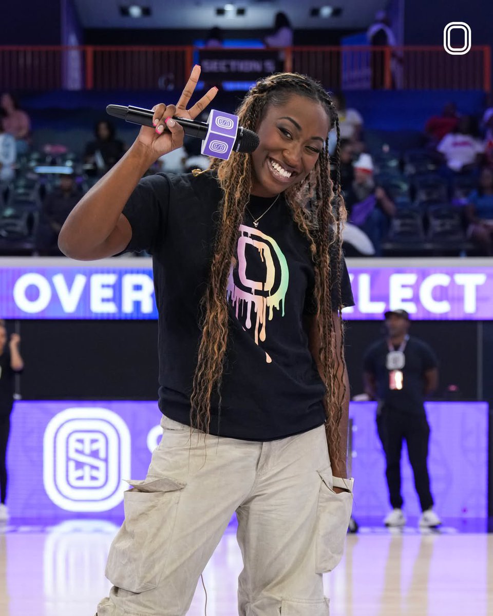 Week 1 of Overtime Select is in the books! ⛹🏾‍♀️ And if you don't pull up to OTE (or tune in) in the next two weeks....

Expect to miss out on some of the best basketball you'll ever see. These girls are HOOPING!!! 

(this has been my face all weekend in the booth btw 🤣)